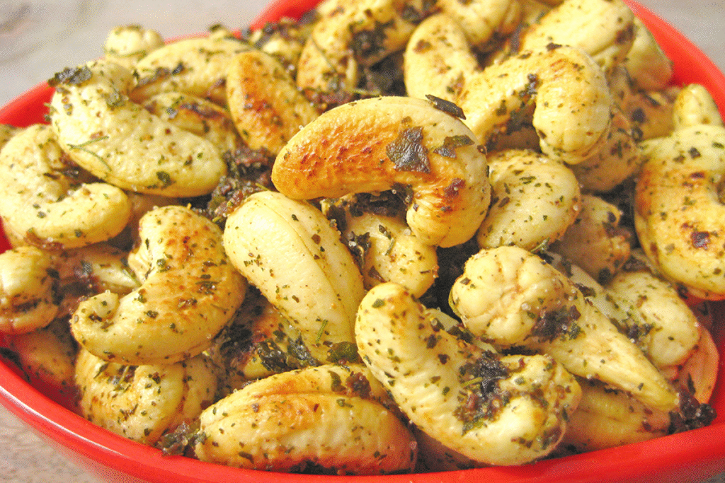 Kacang mede goreng berbumbu